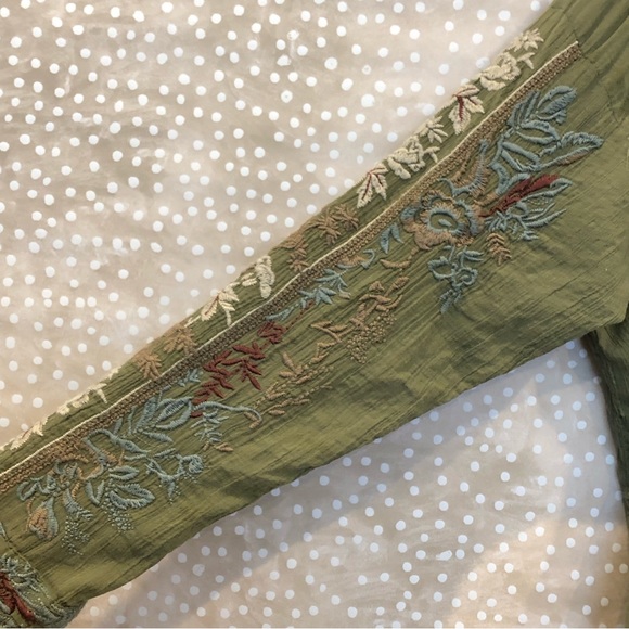 Johnny Was Embroidered Button Front Top Gauze Bird Flowers Green Size Medium - Picture 4 of 11